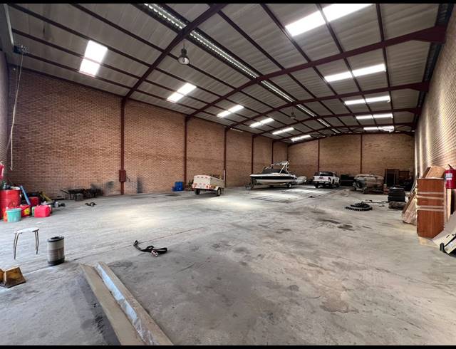 1,560M² WAREHOUSE FOR SALE IN SUNDERLAND RIDGE
